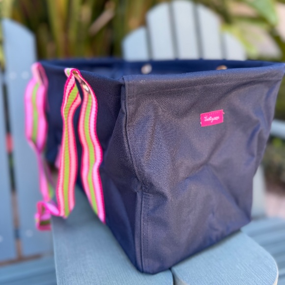 Girls On The Run Navy Medium Utility Tote: Thirty-One - Picture 5 of 9